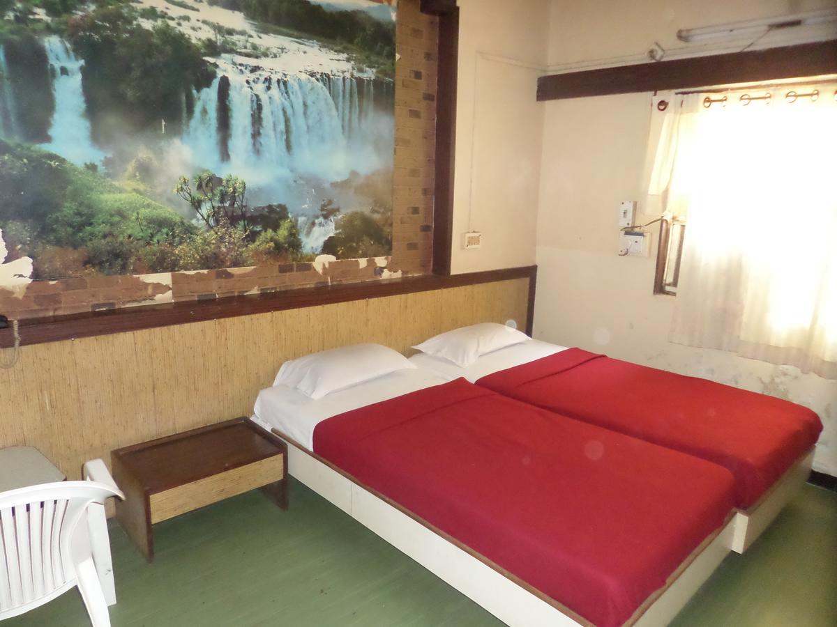 Hotel Sadanand Sāngli Exterior foto